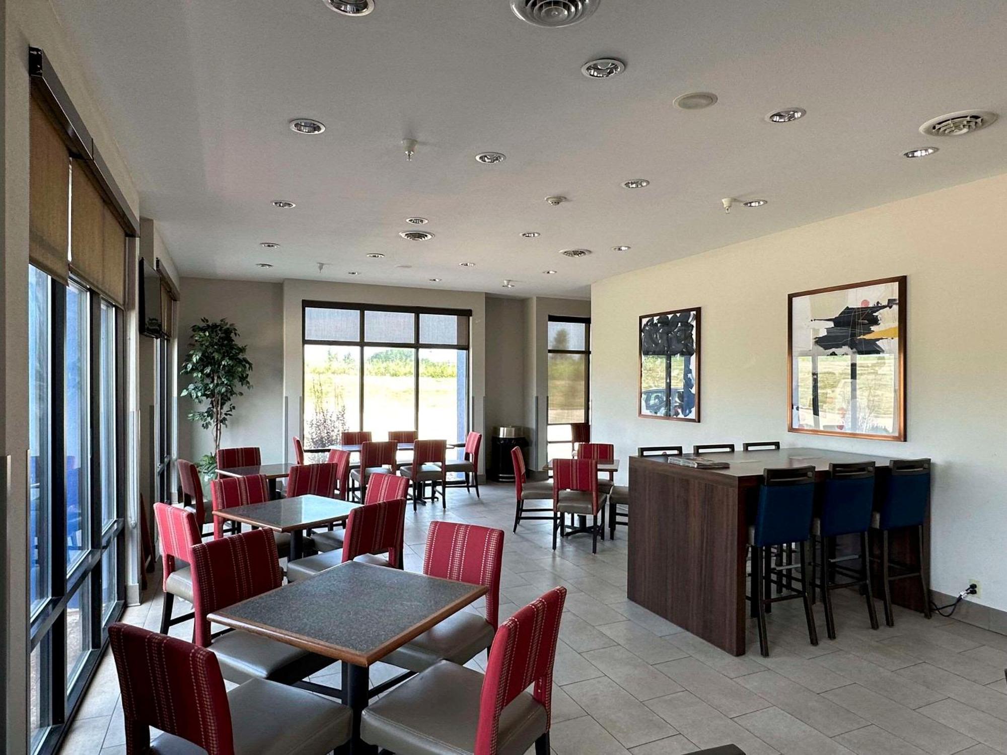 Comfort Suites Jackson-Cape Girardeau Bagian luar foto